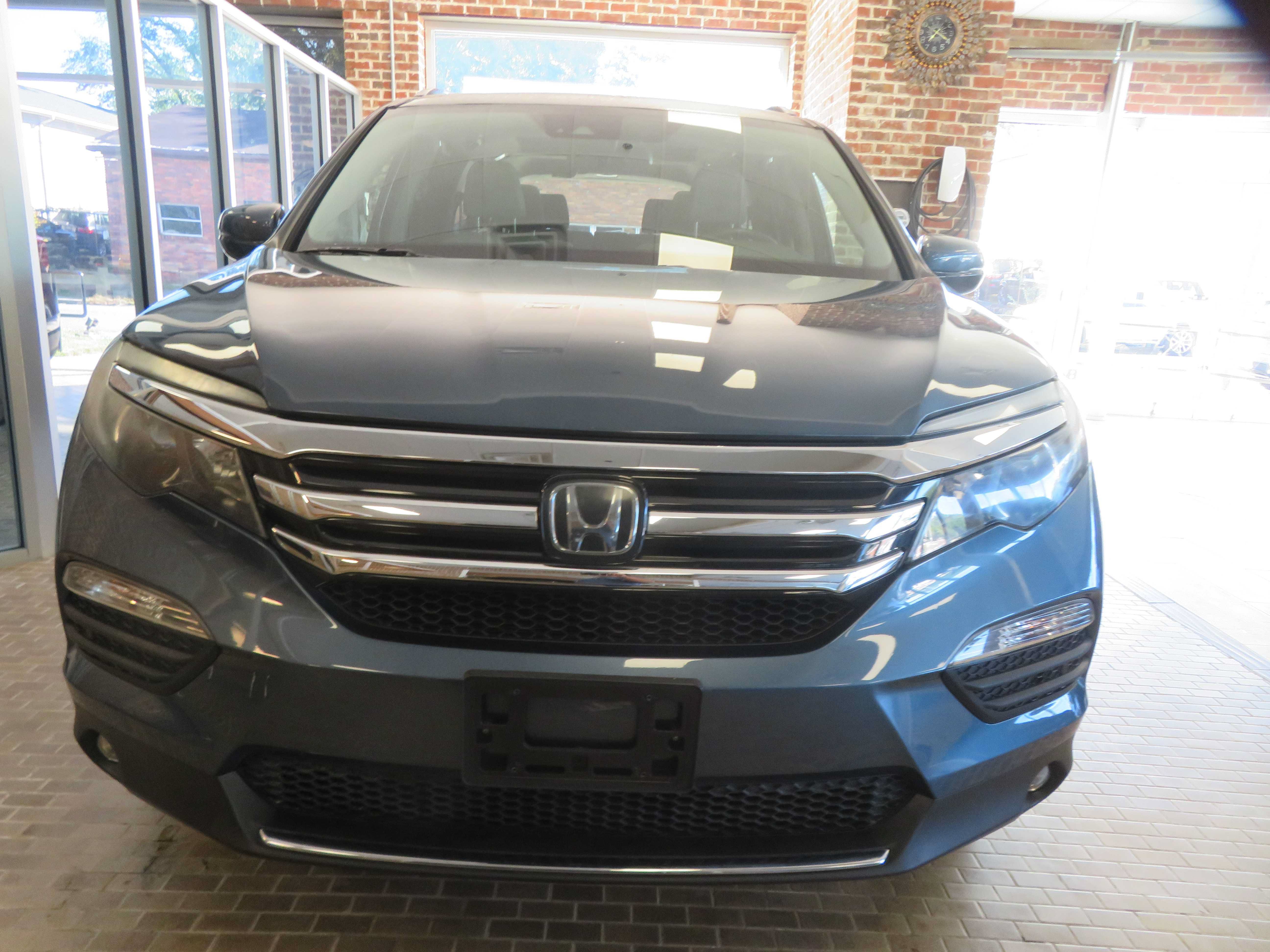 Used 2017 Honda Pilot Elite image 77
