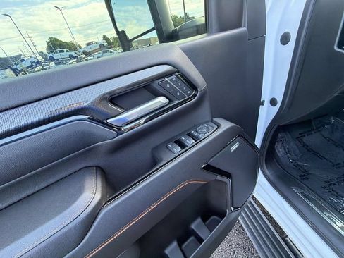Used 2024 GMC Sierra 2500 AT4 w/ AT4 Preferred Package AWD/4WD image 13