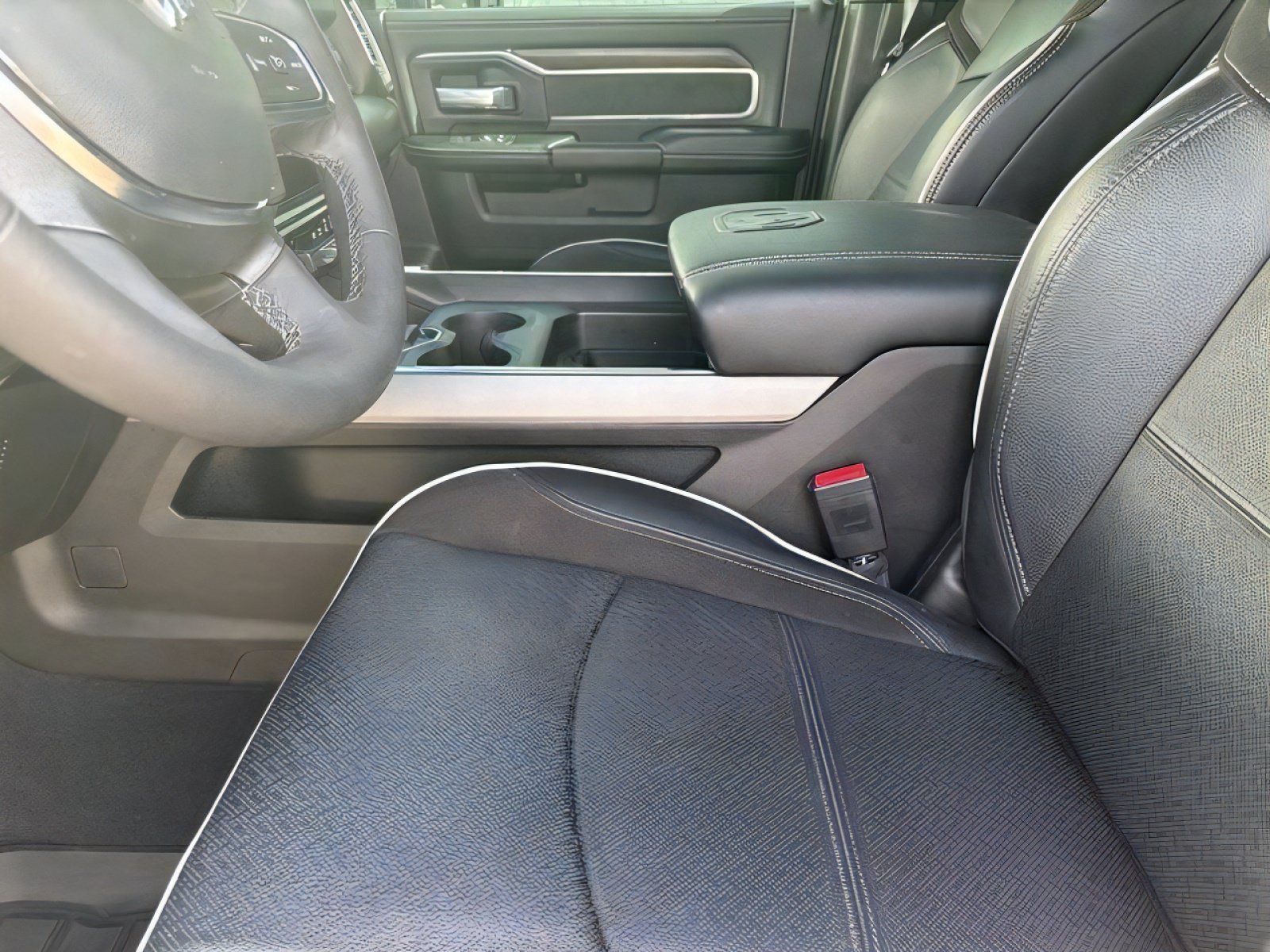 Used 2026 RAM 2500 Laramie w/ Sport Appearance Package AWD/4WD image 16