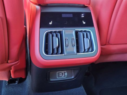Used 2023 Maserati Grecale Modena AWD/4WD image 12
