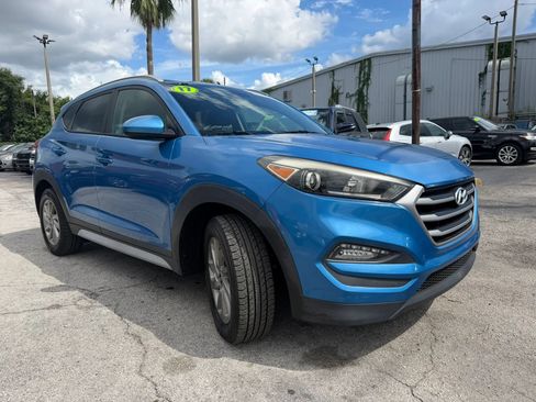 Used 2017 Hyundai Tucson SE w/ SE Popular Package 02 FWD image 3