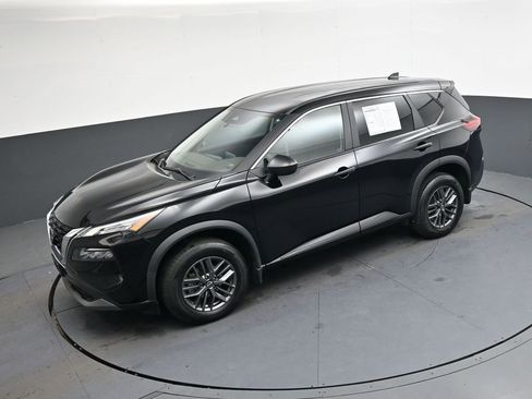 Used 2023 Nissan Rogue S image 30