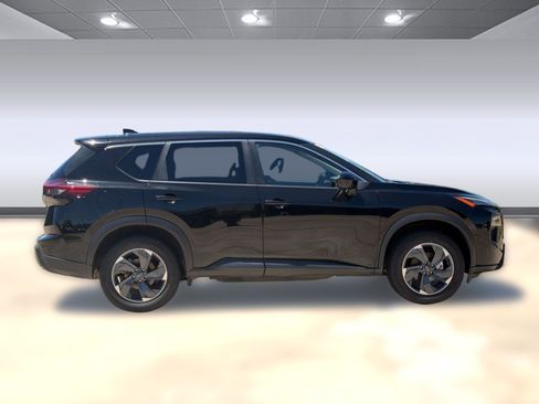 Used 2024 Nissan Rogue SV AWD/4WD image 8