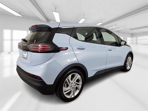 Used 2023 Chevrolet Bolt LT image 7