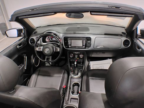 Used 2013 Volkswagen Beetle 2.5 image 60