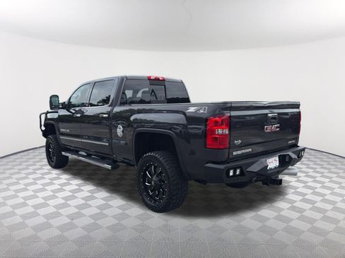 Used 2015 GMC Sierra 2500 Denali w/ Duramax Plus Package AWD/4WD image 3