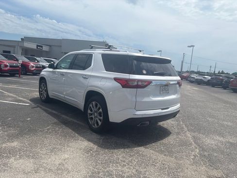 Used 2019 Chevrolet Traverse Premier w/ Driver Confidence II Package FWD image 5