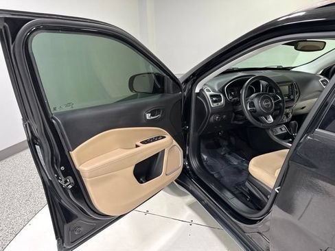 Used 2018 Jeep Compass Sport FWD image 6