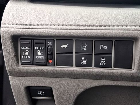 Certified 2019 Honda Odyssey Touring image 24