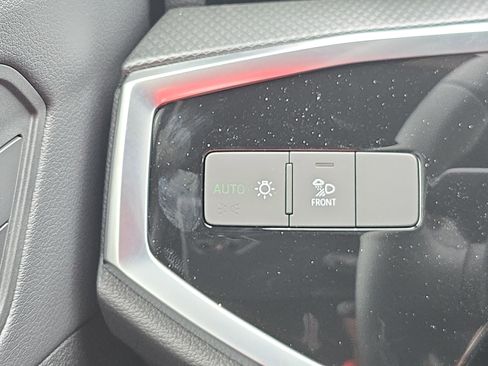 New 2025 Audi Q3 2.0T Premium image 24