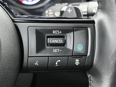 Used 2022 Nissan Rogue SL image 8