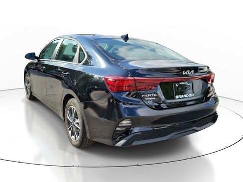 Used 2024 Kia Forte LXS w/ LXS Technology Package FWD image 5