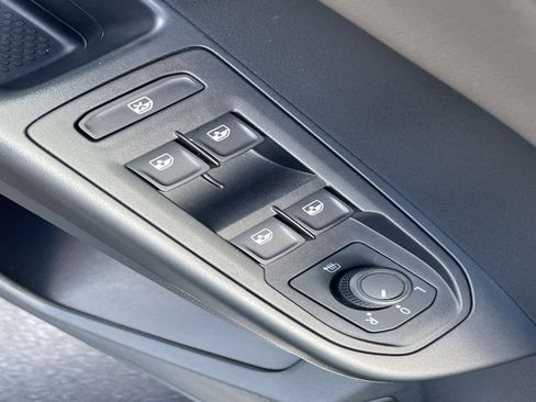 Certified 2023 Volkswagen Taos SEL AWD/4WD image 15