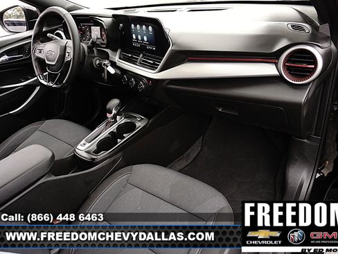 Used 2026 Chevrolet Trax RS w/ Driver Confidence Package image 11