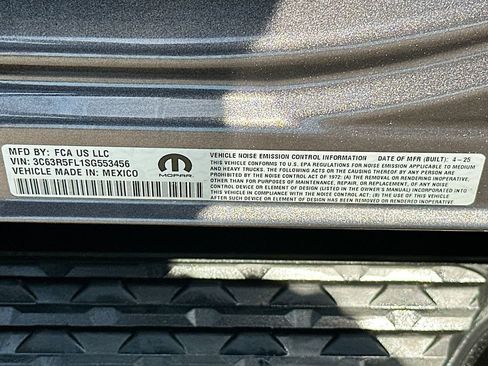 Used 2025 RAM 2500 Laramie AWD/4WD image 27