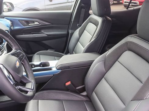 Used 2026 Chevrolet Equinox EV LT image 16