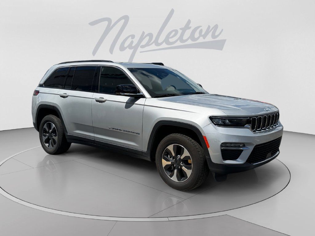Used 2024 Jeep Grand Cherokee Limited 4xe AWD/4WD image 8