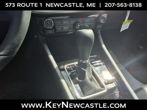 New 2025 Jeep Compass Limited w/ Sun & Sound Group AWD/4WD image 11