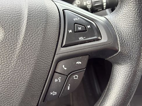 Used 2019 Ford Edge SE FWD image 19