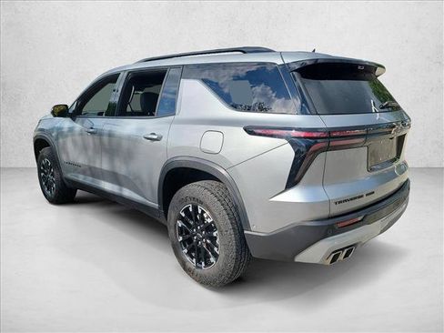 Used 2024 Chevrolet Traverse Z71 w/ Enhanced Driving Package image 7