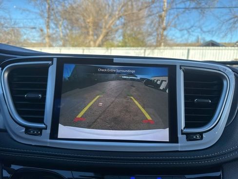 New 2026 Chrysler Pacifica Select image 18