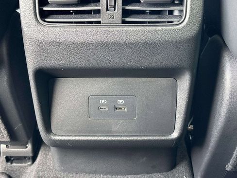 Used 2023 Nissan Rogue SV w/ SV Premium B Package image 11