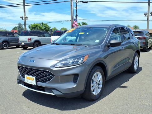 Certified 2022 Ford Escape SE w/ Convenience Package AWD/4WD image 3