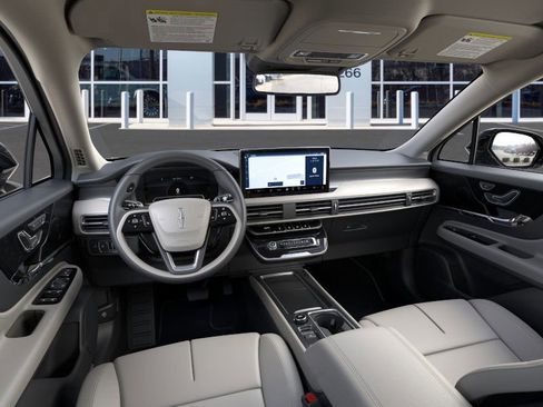 New 2025 Lincoln Corsair Premiere image 9