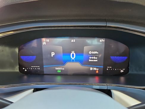 Certified 2022 Volkswagen Taos SE image 18