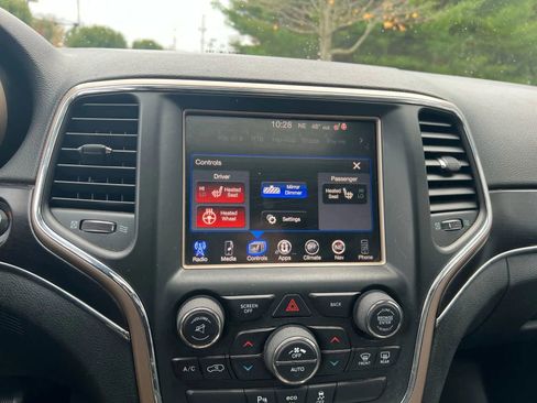 Used 2014 Jeep Grand Cherokee Limited image 20