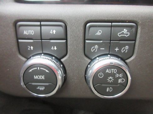 New 2026 GMC Sierra 1500 SLT w/ SLT Premium Plus Package image 18