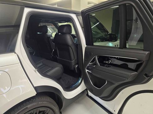 New 2026 Land Rover Range Rover SE image 14