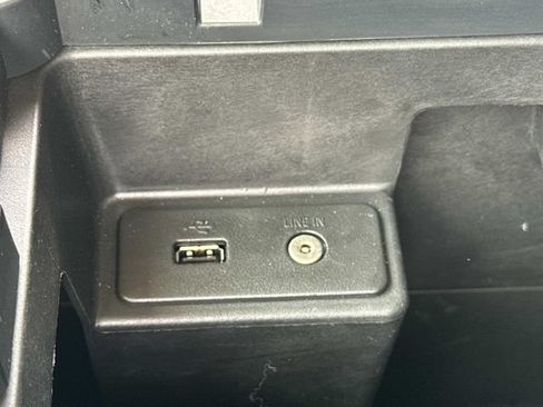Used 2014 Ford Expedition XLT w/ Equipment Group 202A RWD image 24