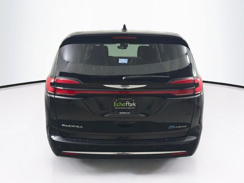 Used 2023 Chrysler Pacifica Touring-L FWD image 7