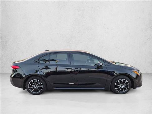 Used 2026 Toyota Corolla LE FWD image 4