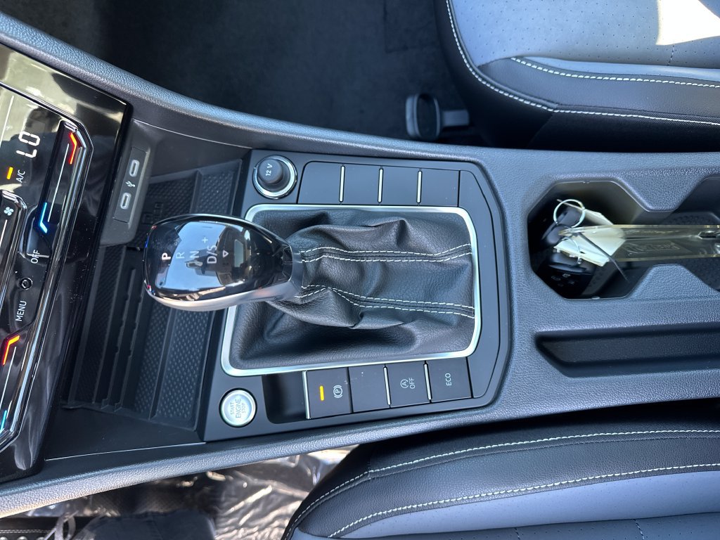New 2027 Volkswagen Jetta SE FWD image 17