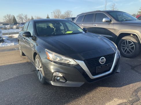 Used 2019 Nissan Altima 2.5 SL image 2