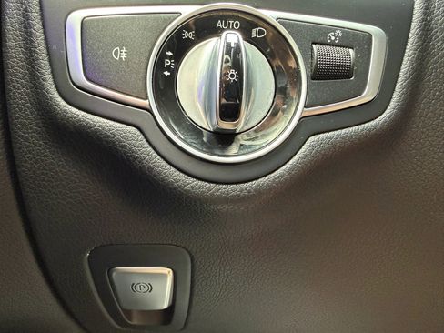 Used 2016 Mercedes-Benz C 300 4MATIC Sedan image 21