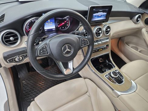 Used 2018 Mercedes-Benz GLC 300 4MATIC image 8