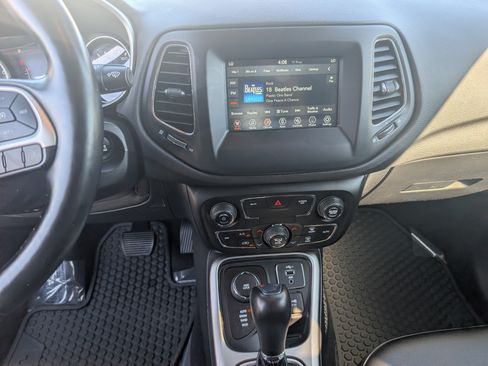 Used 2021 Jeep Compass Latitude w/ Convenience Group AWD/4WD image 18