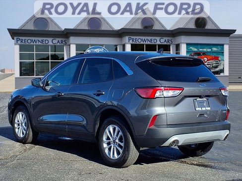 Used 2022 Ford Escape SE w/ Convenience Package image 2