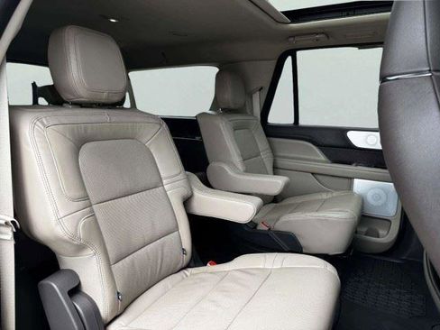 Used 2024 Lincoln Navigator L Reserve AWD/4WD image 46