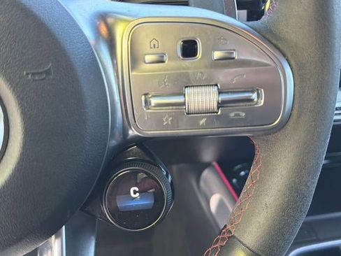 Used 2022 Mercedes-Benz GLB 35 AMG 4MATIC image 27
