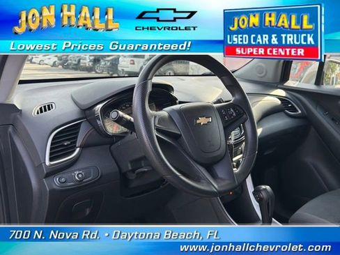 Used 2018 Chevrolet Trax LS image 18