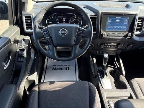 Used 2022 Nissan Frontier SV image 6
