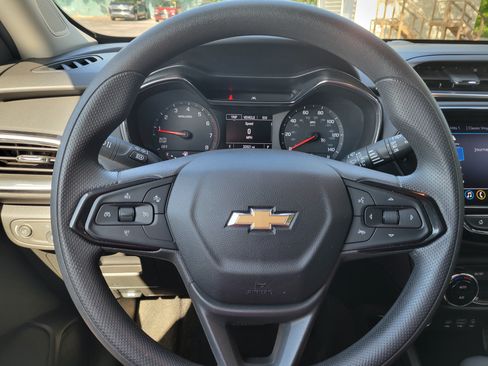 Certified 2023 Chevrolet TrailBlazer LT w/ Convenience Package FWD image 13
