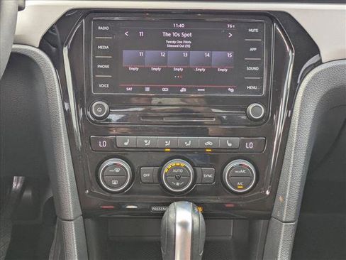 Used 2022 Volkswagen Passat 2.0T SE image 14