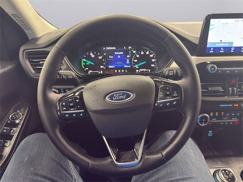 Used 2022 Ford Escape SEL image 10