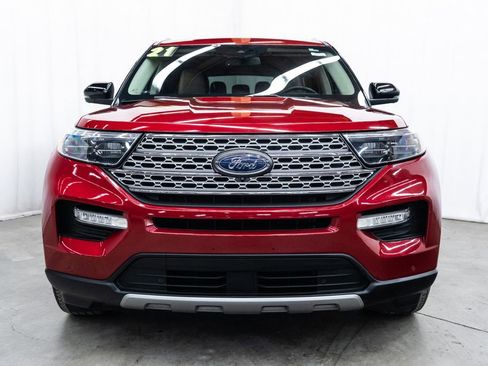 Used 2021 Ford Explorer Limited w/ Equipment Group 301A RWD image 2