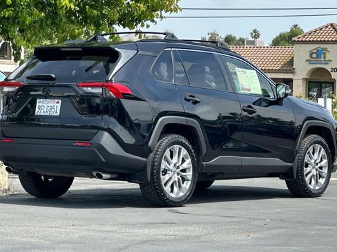 Used 2023 Toyota RAV4 XLE Premium FWD image 4